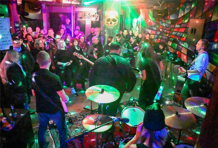 "Wasting Lights" spielten Foo-Fighters-Klänge im Yesterday at its best!
