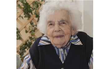 Emilie Zimmermann ist mit 109 Jahren die älteste Wählerin im Cuxland, die am Sonntag über den 19. Bundestag mit entscheidet.