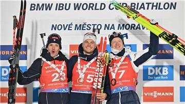 Emilien Jacquelin (M) sicherte sich den Sieg in Nove Mesto.