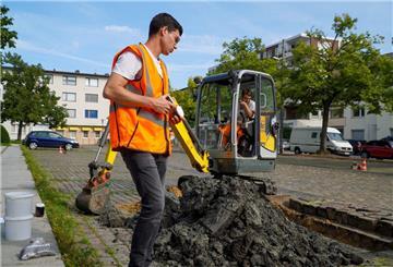 Ende August fanden auf dem Parkplatz an der Prager Straße die Baugrunduntersuchungen statt. Jetzt können sich auch die Bürger an der Umgestaltung des Geländes beteiligen.