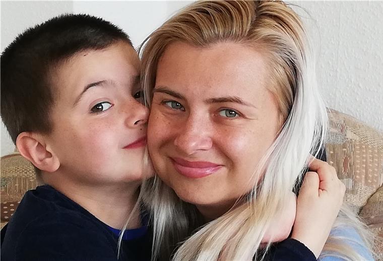 Endlich angekommen: Mit ihrem Sohn Gleb wohnt Irina Harkava nun in Friedrich-August-Hütte.
