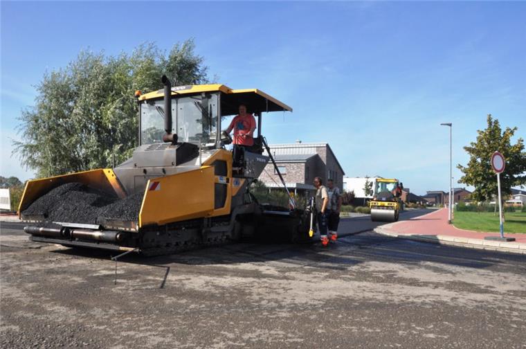 Nordenham: Nach sieben Jahren sind die Straßen in Tongern endlich fertig Endlich erfolgt der Endausbau des Wohnparks Tongern im Nordenhamer Stadtsüden.