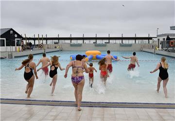 Endlich geht die Badesaison im Watt&apos;n Bad los! Foto: Ulich