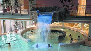 Energiesparen steht derzeit überall an erster Stelle. Doch wie kalt darf es in einem Schwimmbad sein? In der Moor-Therme gibt es jetzt eine eindeutige Antwort: In allen Becken wird es zwei Grad kälter.