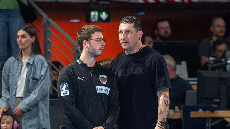 Machtkampf bei Füchsen: Kretzschmar und Siewert freigestellt Enge Vertraute: Jaron Siewert (l.) und Stefan Kretzschmar. (Archivbild)