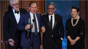 Ensemble aus dem Film „Konklave“ bei den Screen Actors Guild Awards (SAG) in Los Angeles im Februar: John Lithgow (von links), Ralph Fiennes, Sergio Castellitto und Isabella Rossellini. (Archivbild)