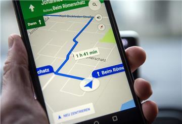 Entdecke lokale Radwege mit Google Maps: Einfach die Radfahren-Option aktivieren und offline speichern für die nächste Tour.