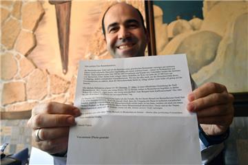 Er gibt nicht auf: Alexis Vaiou hat Angela Merkel in diesem Brief zum Osteressen für Bedürftige nach Bremerhaven eingeladen.