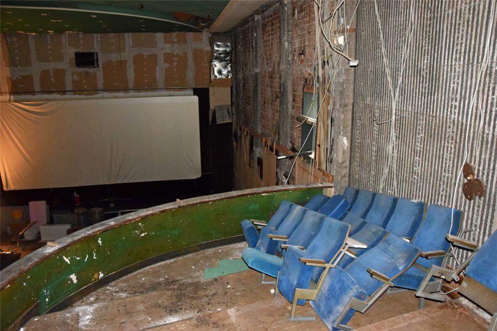 Er will aus dem ehemaligen Kino ein Veranstaltungszentrum machen.
