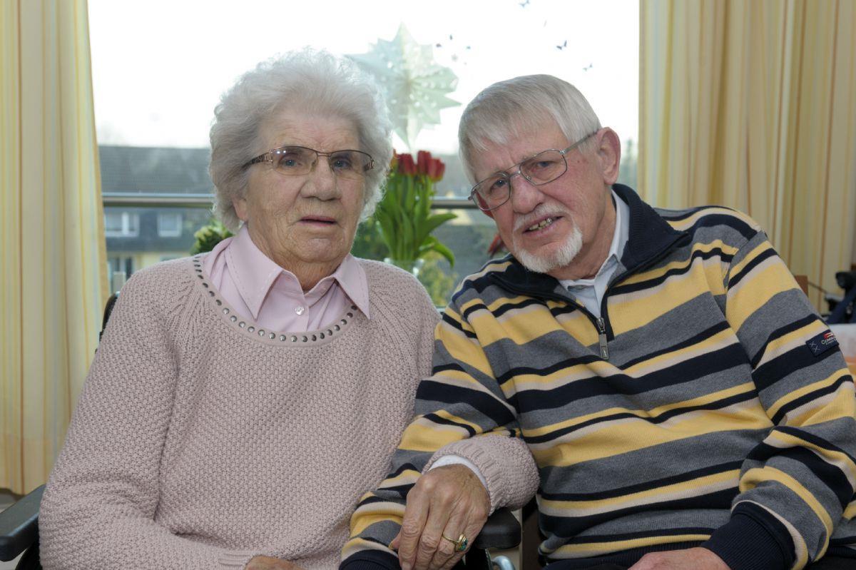 Dieses Paar aus Bremerhaven ist seit 65 Jahren verheiratet Erich und Elsa Balk feiern ihre Eiserne Hochzeit: Seit 65 Jahren gehen sie gemeinsam durchs Leben.