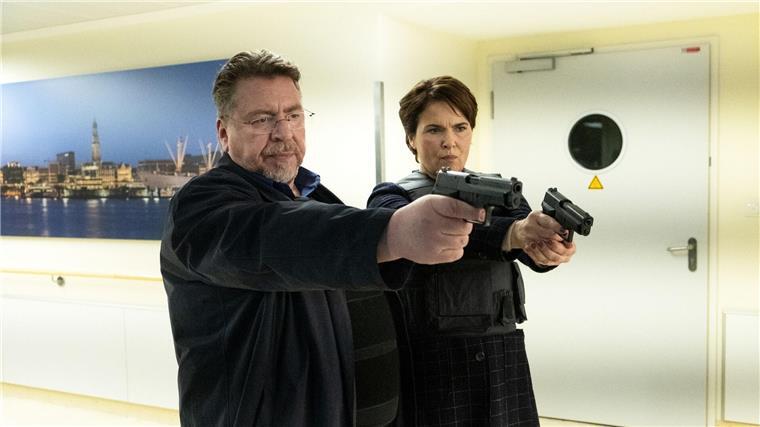 Rassismus ist ein Gift: „Nachtschicht - Cash & Carry“ Erichsen (Armin Rohde) und Lisa (Barbara Auer) im ZDFneo-Krimi „Nachtschicht - Cash & Carry“.