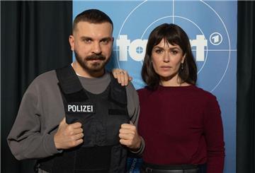 Ermitteln künftig als TV-Polizisten am Main: Die Schauspieler Edin Hasanovic und Melika Foroutan.