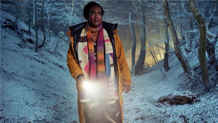 Ermittlerin Riya Ajunwa macht im Wald einen rätselhaften Fund.