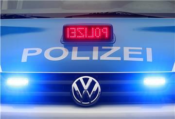 Erneut ist der Fahrer eines Pedelecs verunfallt. Der 62-Jährige musste mit mittelschweren Verletzungen ins Krankenhaus gebracht werden. 