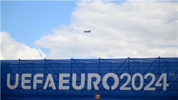 Erneut sorgt ein Kurzflug während der EM für Schlagzeilen.