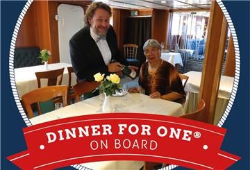 "Dinner for One" auf dem Salondampfer Hansa