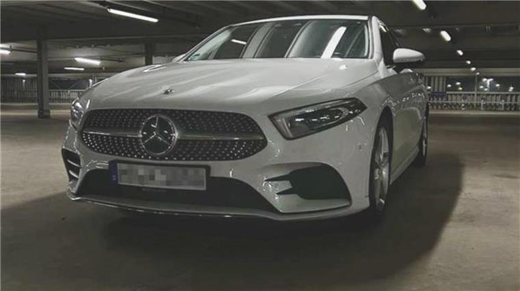 Ein Auto