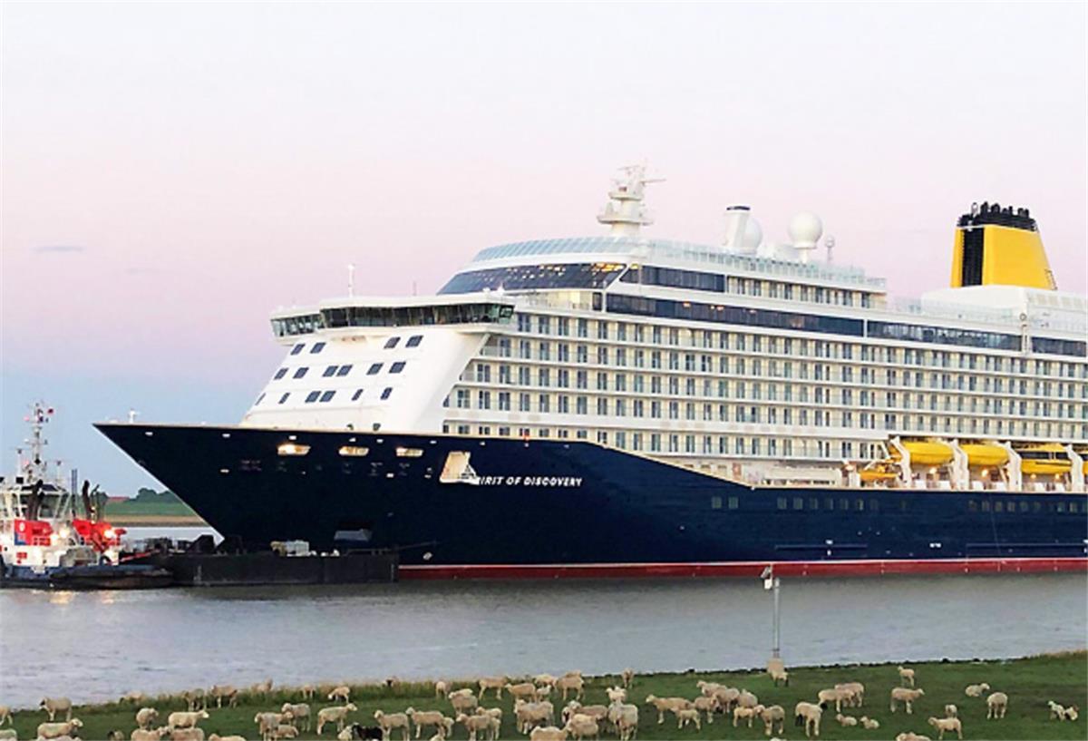 Erstanlauf in Bremerhaven: Die „Spirit of Discovery“ kommt mit britischen Urlaubern.