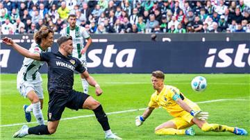 Erster Treffer von Demirovic.