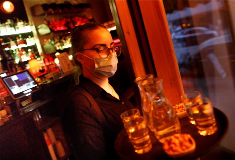 Erstmals dürfen auch Bars in Niedersachsen wieder öffnen, mit Ausnahme von Shisha-Bars.