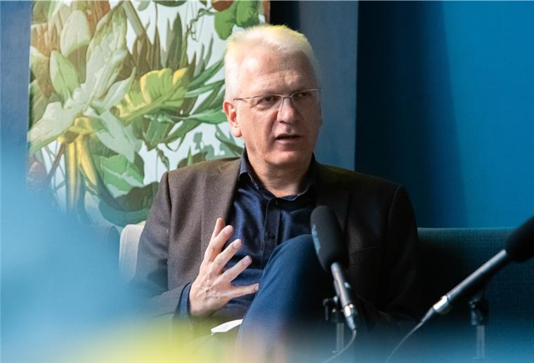 Leben mit dem Tod: Top-Mediziner spricht offen über Krebsdiagnose Erstmals spricht er öffentlich über seine schwere Erkrankung: der ehemalige medizinische Geschäftsführer des Klinikums Reinkenheide, Professor Dr. Tido Junghans, im Interview.
