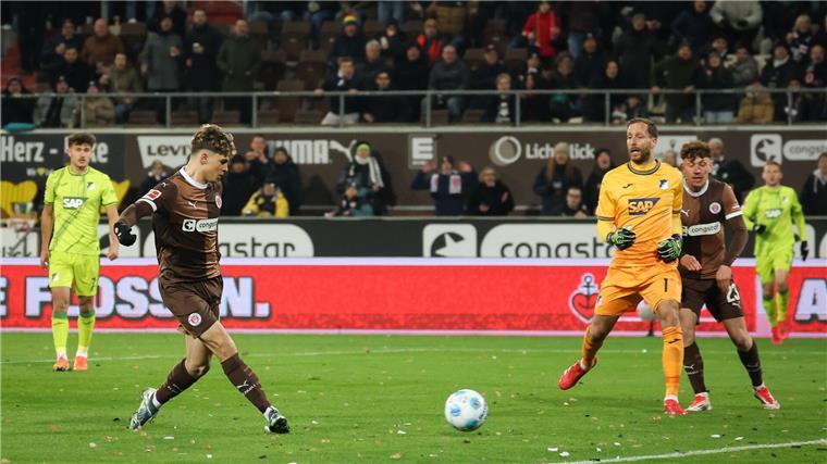 Erzielte das 1:0: FC St. Paulis Noah Weißhaupt.