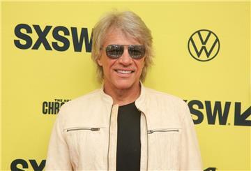 „Es gab sicherlich talentiertere Jungs, die man in jeder Eckkneipe finden konnte“, sagt Jon Bon Jovi der Deutschen Presse-Agentur in London.