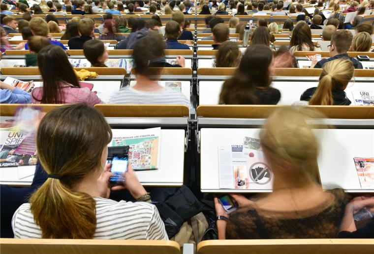 Es geht los: Für 801 Erstsemester beginnt das Studium an der Hochschule Bremerhaven.  