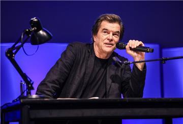 Es habe ihm kalte Schauer über den Rücken gejagt, als er ausprobiert habe, was KI bei der Musikproduktion schon leiste, sagt Campino.