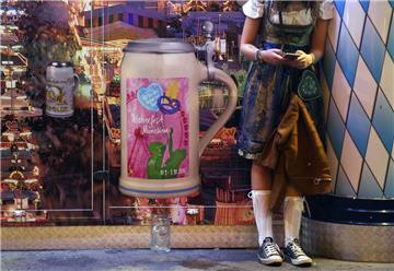 Es ist schon erstaunlich, was die Besucher des Oktoberfestes in München alles verlieren. 