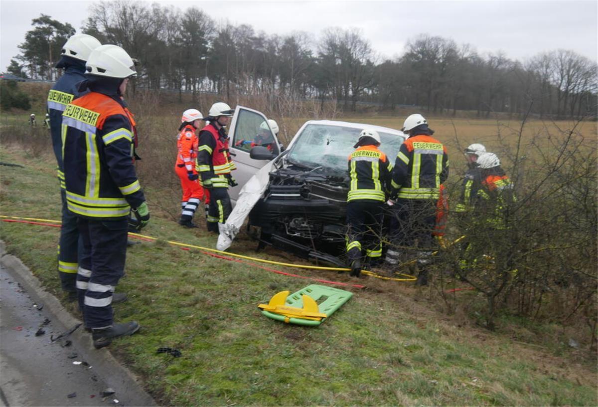 Unfallbeteiligter VW Transporter