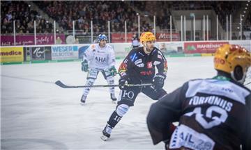 Es sieht so aus, als könnte Brock Hooton (16) heute wieder spielen. Damit hätten die Pinguins vier komplette Sturmreihen zur Verfügung. 