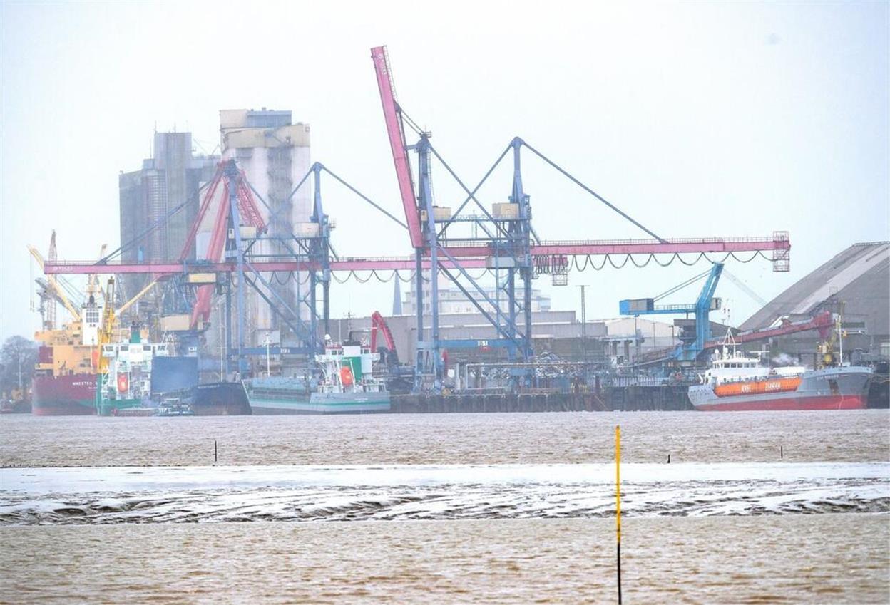 Blick auf den Braker Hafen. Hier wurde eine große Menge Kokain sichergestellt.