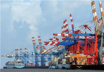 Eurogate verzeichnete im ersten Quartal 2019 in Bremerhaven einen deutlichen Rückgang beim Containerumschlag.


 