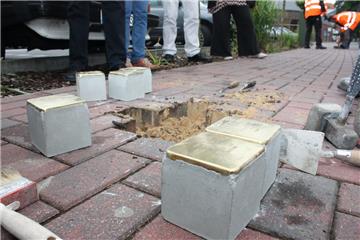 Europaweites Projekt: Verlegung von Stolpersteinen