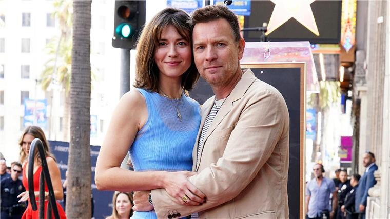 Ewan McGregor mit Familie bei „Walk of Fame“-Ehrung Ewan McGregor feiert den Hollywood-Stern mit seiner Frau Mary Elizabeth Winstead.