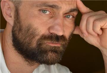 Ünsal Arik