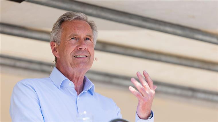 Wulff sieht „Riesen-Problem“: zu wenige junge Politiker Ex-Bundespräsident Wulff ruft junge Leute zum Politikmachen auf.