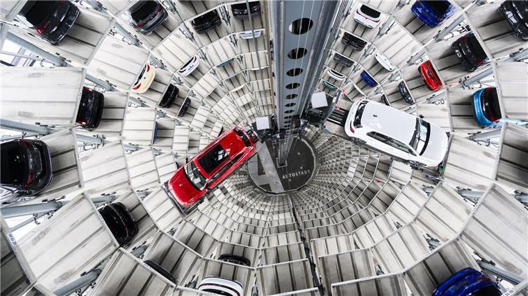 Analyse: Deutsche Autobauer fallen zurück EY-Experte Constantin Gall: Die deutschen Hersteller haben auch mit hausgemachten Problemen zu kämpfen. (Archivbild)