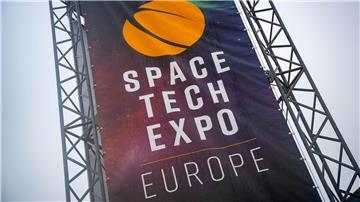 Fachleute aus der internationalen Raumfahrtbranche treffen sich auf der Messe Space Tech Expo Europe in Bremen. 