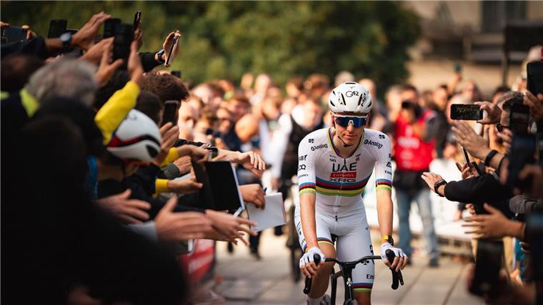 Coppi-Rekord geknackt: Pogacar gewinnt Lombardei-Rundfahrt Fährt in seiner eigenen Liga: Tadej Pogacar