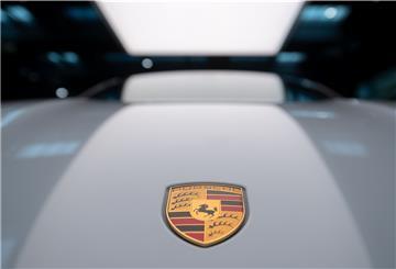 Fahrer von Porsche finden sich einer neuen Auswertung zufolge am häufigsten in der Flensburger Verkehrssünder-Datei. Besitzer einer sogenannten Knutschkugel (BMW Isetta) sind das Schlusslicht in der Auswertung.