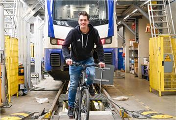 Fahrrad-Influencer: Philipp Zaunbrecher fährt die Strecke von Brillit nach Bremerhaven täglich hin und wieder zurück.