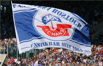 Fans des Fußball-Drittligisten FC Hansa Rostock haben nach der Partie bei Werder Bremen II in vier Autobahnraststätten randaliert.