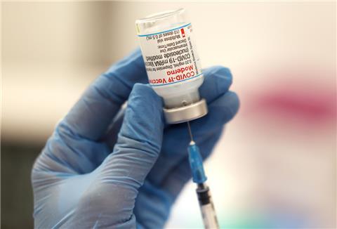 Fast 4 Millionen Dosen Moderna-Impfstoff sind abgelaufen.