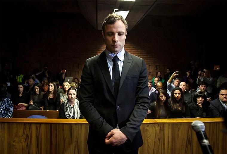 Fast elf Jahre nach dem gewaltsamen Tod seiner damaligen Freundin ist Oscar Pistorius auf Bewährung freigekommen.
