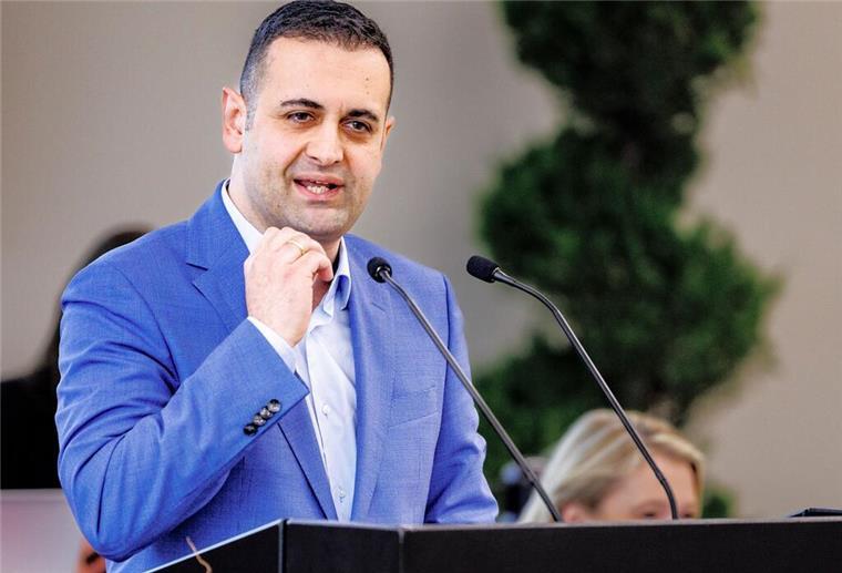 FDP-Generalsekretär Bijan Djir-Sarai übt Kritik and Wirtschaftsminister Robert Habeck.