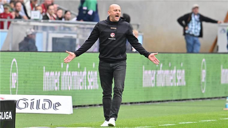 Hannover 96 gewinnt bei Titz-Debüt gegen Lautern Fehlstart für Torsten Lieberknecht und den 1. FC Kaiserslautern.