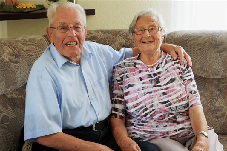 Stolzes Jubiläum in Zeven: Gnadenhochzeit im Hause Dittmer Feiern heute ihre Gnadenhochzeit: Elfriede und Hans-Hermann Dittmer aus Zeven.