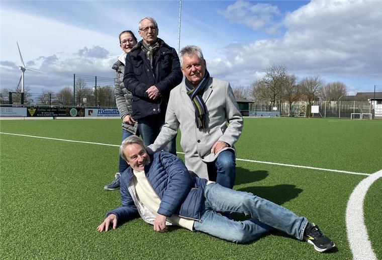 Felicitas Wellbrock (von links), Wilfred Popp, Jens Schwedhelm und Rainer Wellbrock (vorne) wollen gemeinsam den Rehasport der TSV Wulsdorf nach vorne bringen.